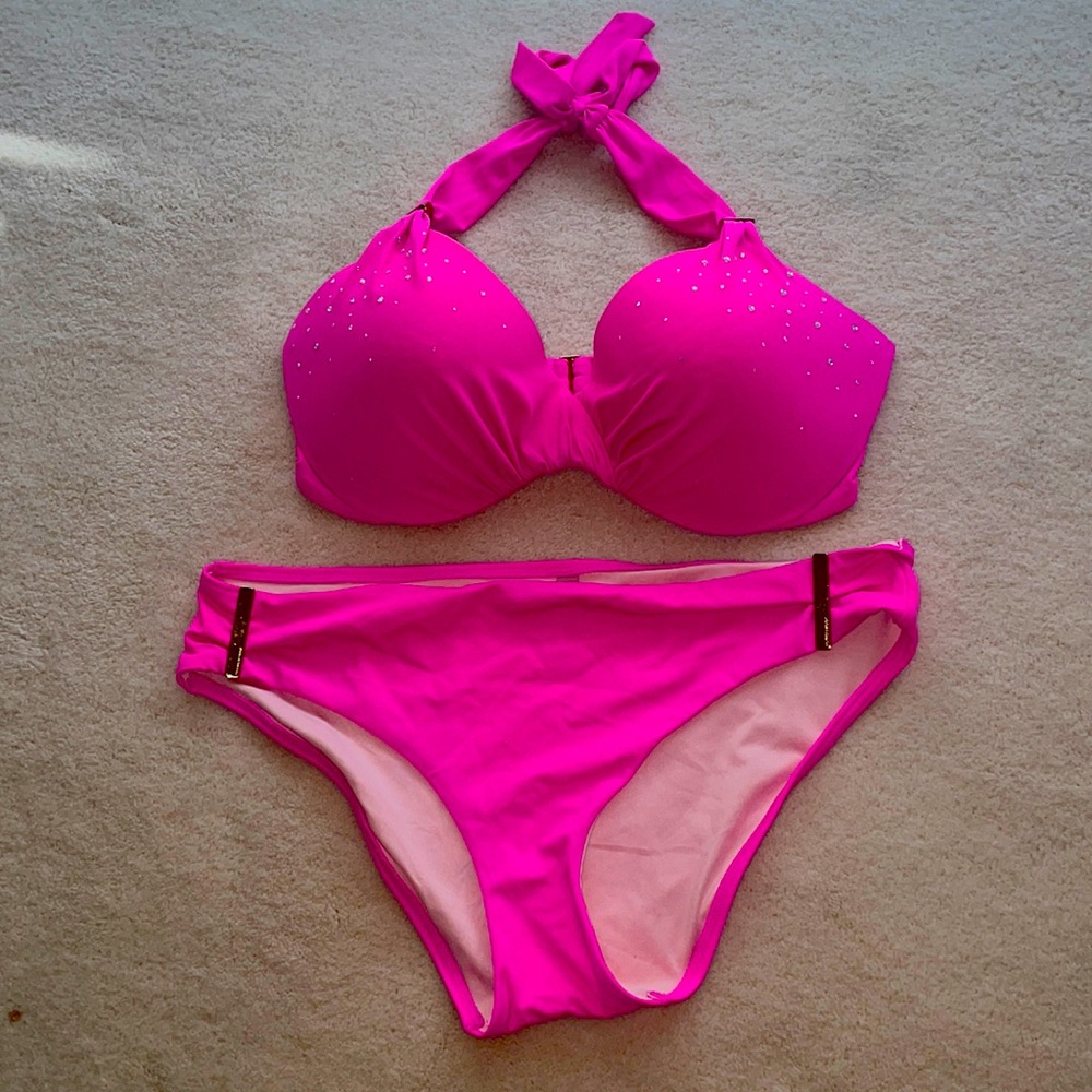 Victoria’s Secret bikini